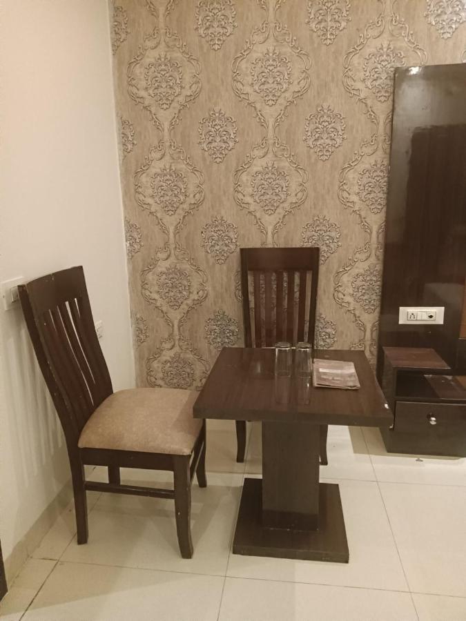 Hotel Iconic Near Delhi Igi International Airport ニューデリー エクステリア 写真