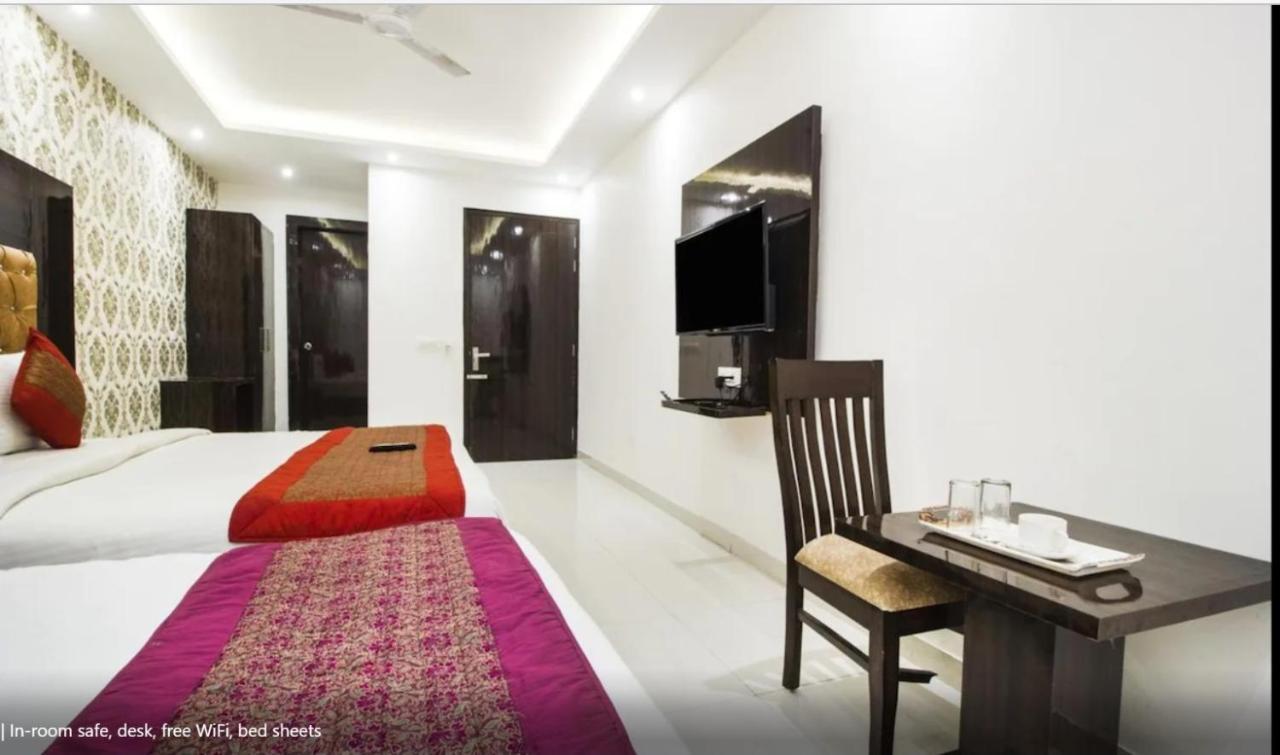 Hotel Iconic Near Delhi Igi International Airport ニューデリー エクステリア 写真
