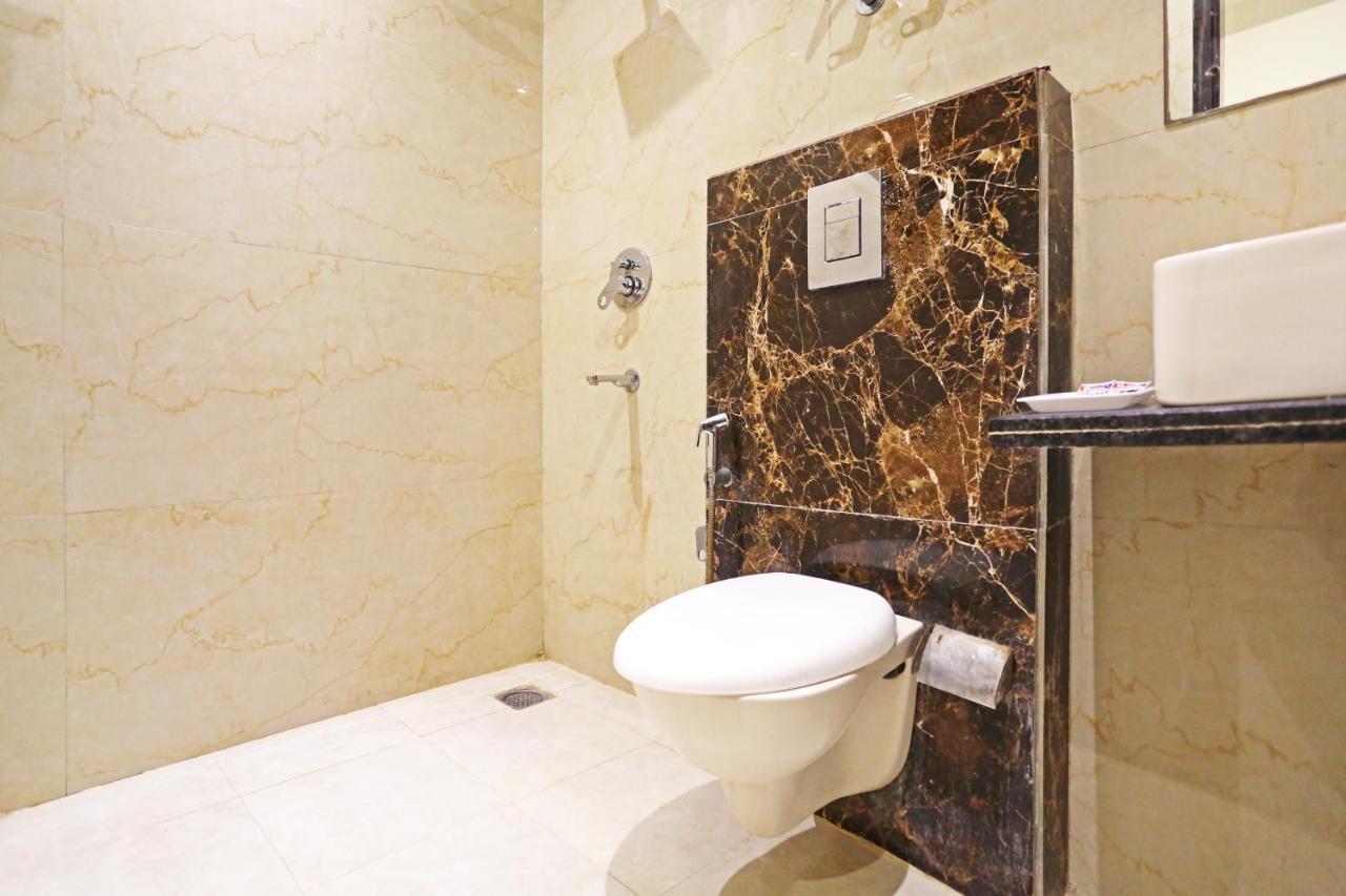 Hotel Iconic Near Delhi Igi International Airport ニューデリー エクステリア 写真