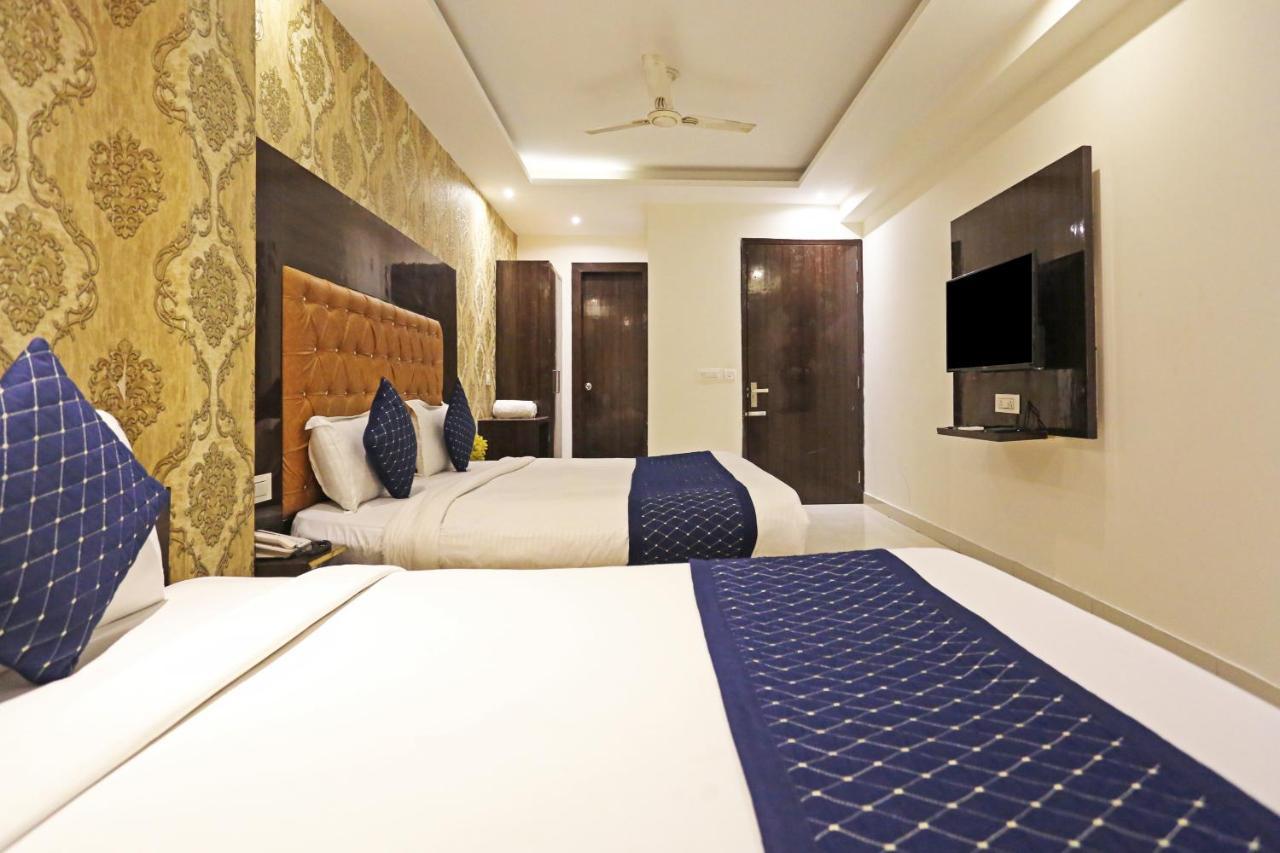 Hotel Iconic Near Delhi Igi International Airport ニューデリー エクステリア 写真