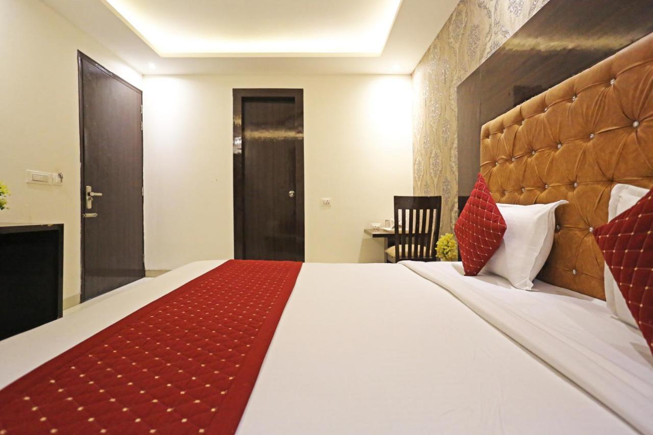 Hotel Iconic Near Delhi Igi International Airport ニューデリー エクステリア 写真