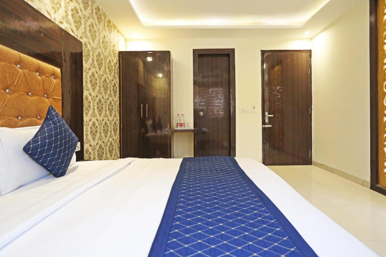 Hotel Iconic Near Delhi Igi International Airport ニューデリー エクステリア 写真