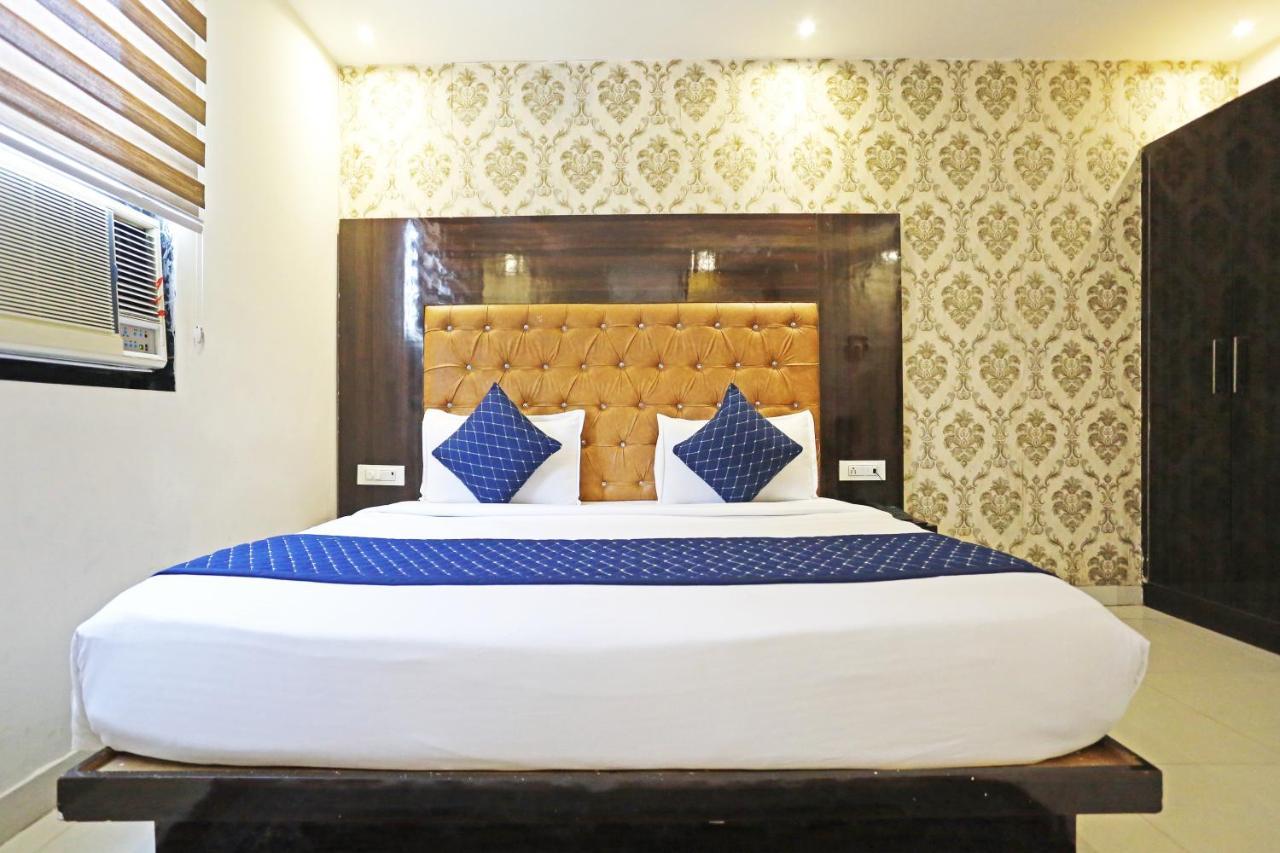 Hotel Iconic Near Delhi Igi International Airport ニューデリー エクステリア 写真