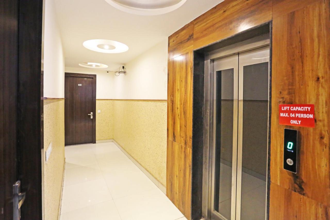 Hotel Iconic Near Delhi Igi International Airport ニューデリー エクステリア 写真