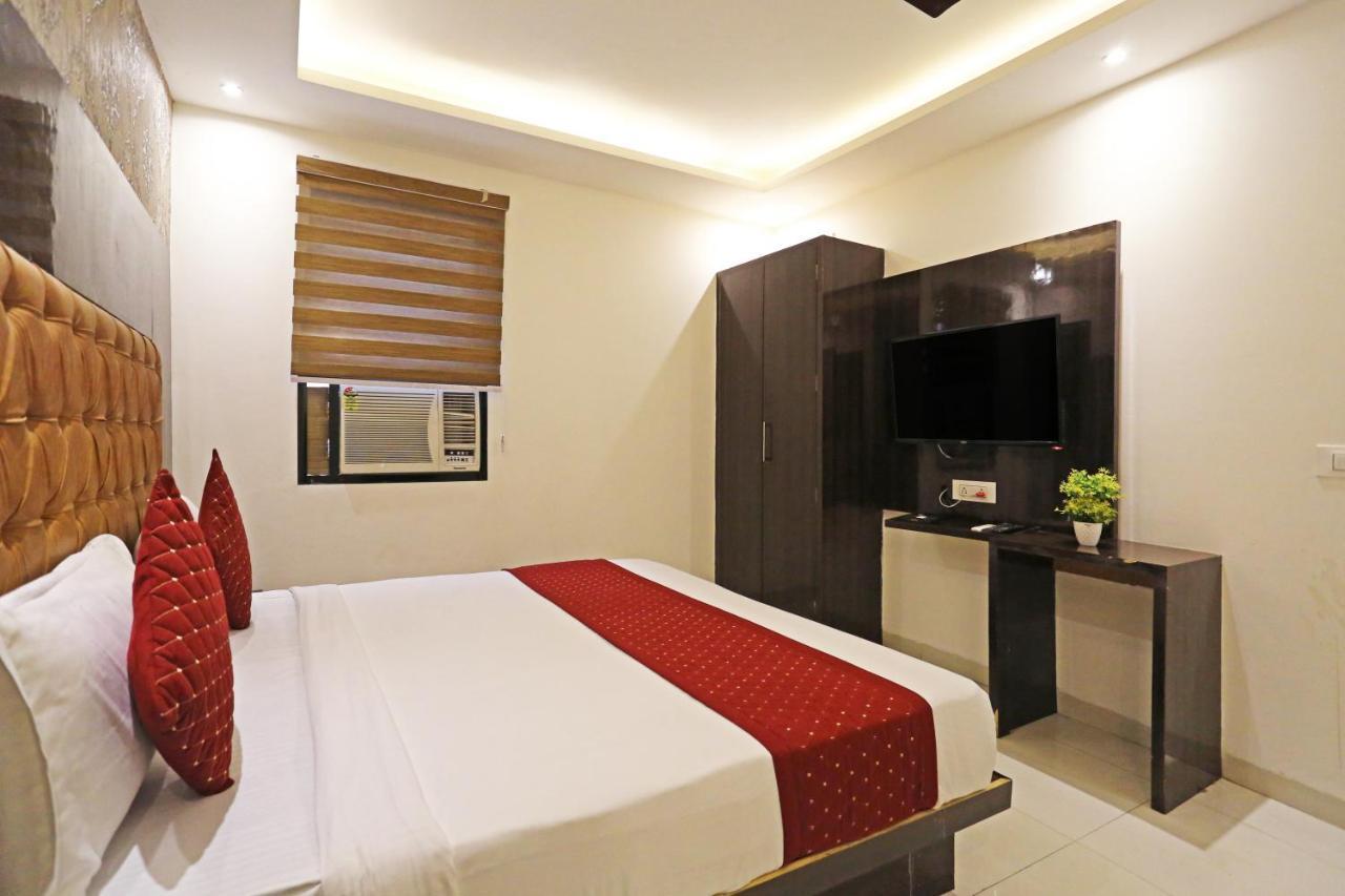 Hotel Iconic Near Delhi Igi International Airport ニューデリー エクステリア 写真