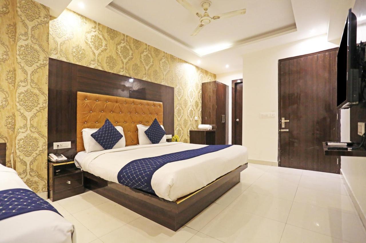 Hotel Iconic Near Delhi Igi International Airport ニューデリー エクステリア 写真