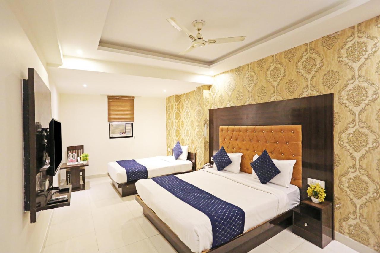 Hotel Iconic Near Delhi Igi International Airport ニューデリー エクステリア 写真