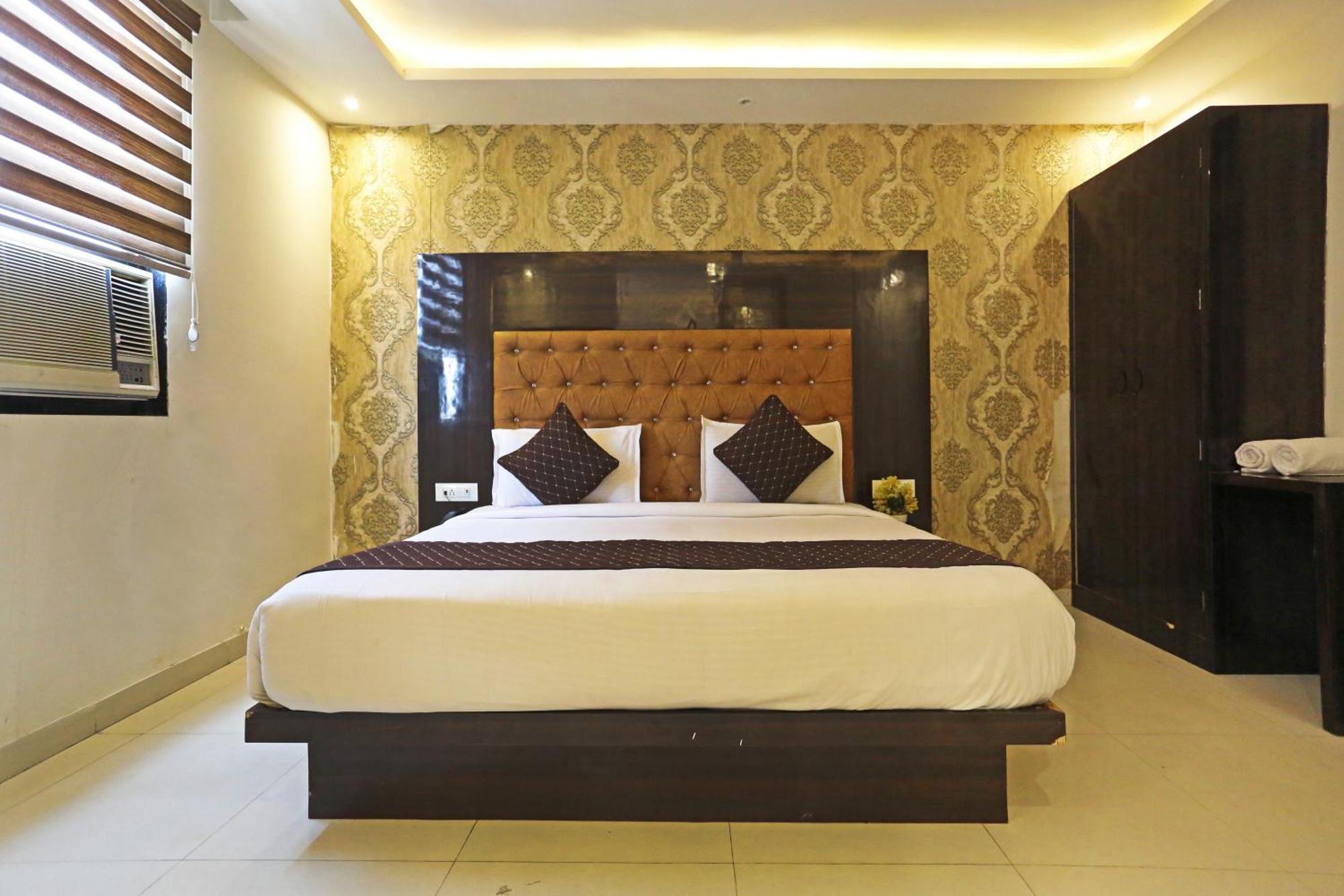 Hotel Iconic Near Delhi Igi International Airport ニューデリー エクステリア 写真