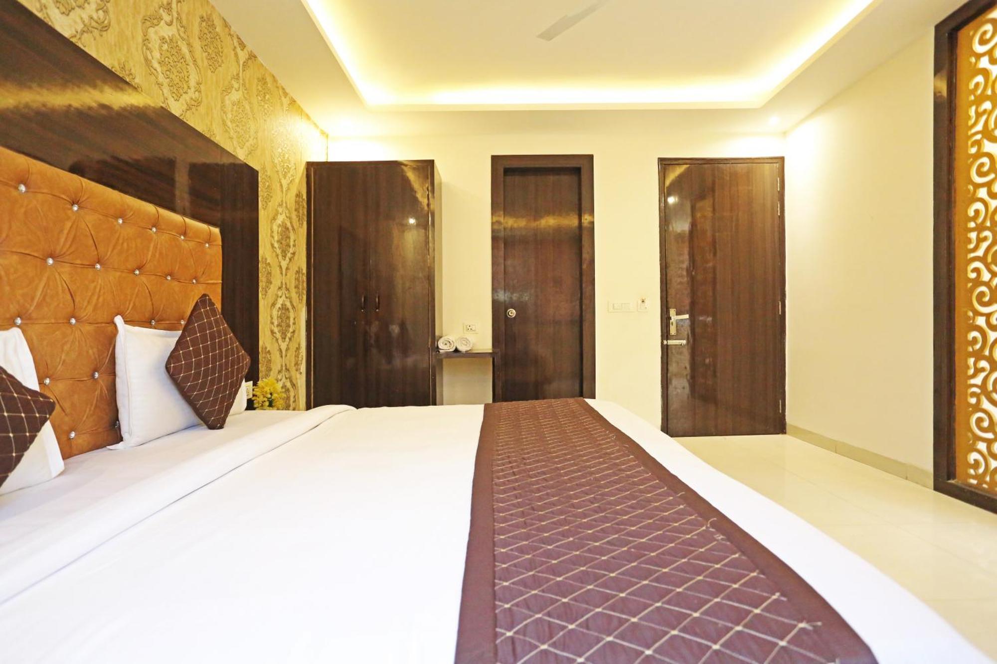 Hotel Iconic Near Delhi Igi International Airport ニューデリー エクステリア 写真